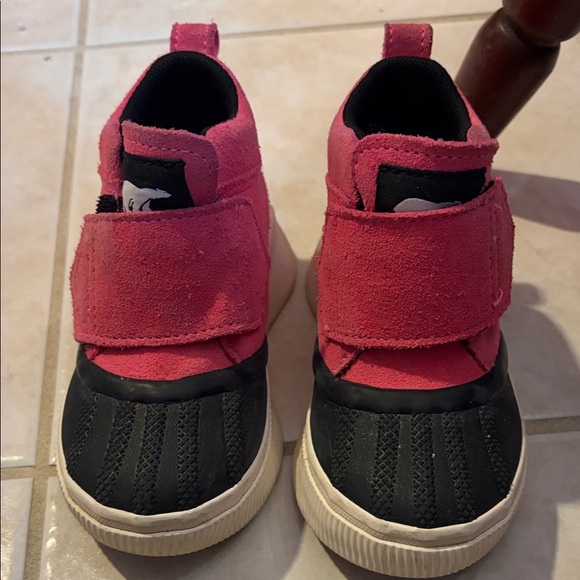 Sorel Kids' Vibrant Pink and Black Sneakers - Picture 2 of 9